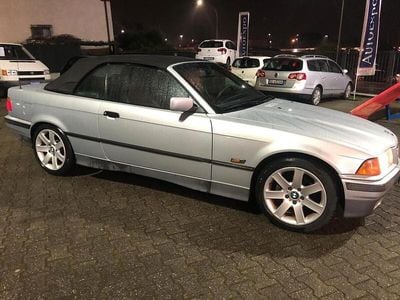 Usata BMW 320 Cabriolet 150 CV (110 kW) 1995 Argento Cabrio