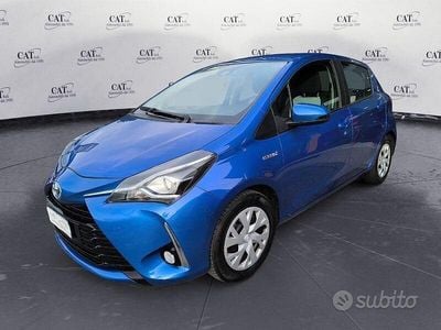 Usata Toyota Yaris Hybrid Business Edition 101 CV (74 kW) 2018 Blu Berlina