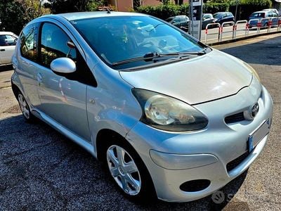 Usata Toyota Aygo 67 CV (49 kW) 2010 Grigio Utilitaria