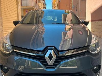 Usata Renault Clio IV LIMITED 90 CV (66 kW) 2019 Grigio Berlina
