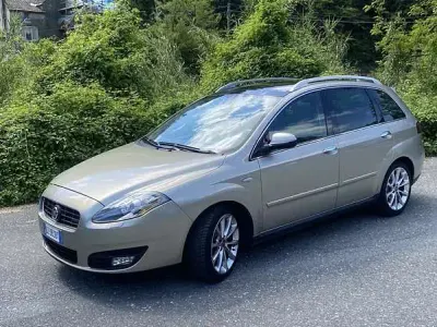 Usata Fiat Croma 150 CV (110 kW) 2009 Beige Berlina