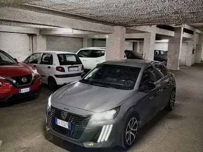 Usata Peugeot 208 Active 101 CV (74 kW) 2024 Utilitaria