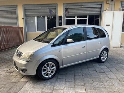 Usata Opel Meriva Cosmo 101 CV (74 kW) 2006 Grigio Monovolume