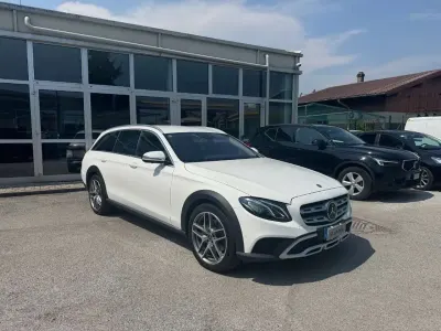 Usata Mercedes E220 All-Terrain Premium 194 CV (142 kW) 2020 Bianco Station wagon