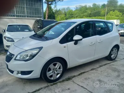 Usado Opel Meriva 120 CV (88 kW) 2017 Blanco Monovolumen