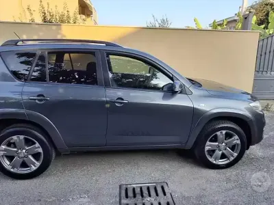 Usata Toyota RAV4 150 CV (110 kW) 2010 SUV