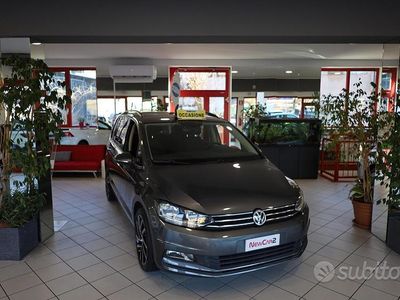 Usata VW Touran Executive 116 CV (85 kW) 2017 Grigio Monovolume