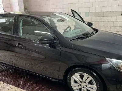 Usata Peugeot 308 Active 120 CV (88 kW) 2017 Nero Station wagon