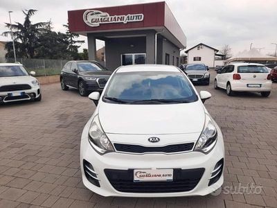 Käytetty Kia Rio 90 HP (66 kW) 2016 Valkoinen Viistoperä