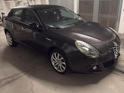 Usata Alfa Romeo Giulietta Distinctive 105 CV (77 kW) 2015 Marrone Utilitaria