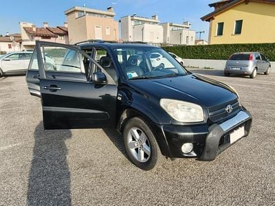 Usata Toyota RAV4 150 CV (110 kW) 2004 Nero SUV