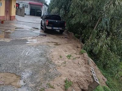 Usata Nissan Navara 190 CV (139 kW) 2007 Nero Pick-up
