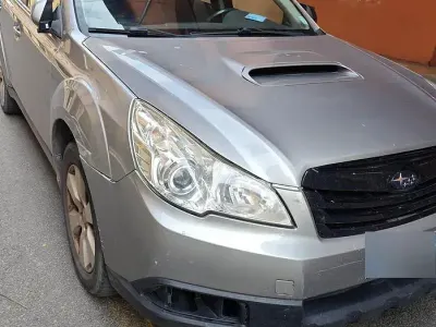 Usado Subaru Outback Trend 150 CV (110 kW) 2010 Gris Familiar