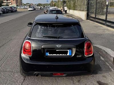 Usata Mini ONE 75 CV (55 kW) 2019 Nero Utilitaria
