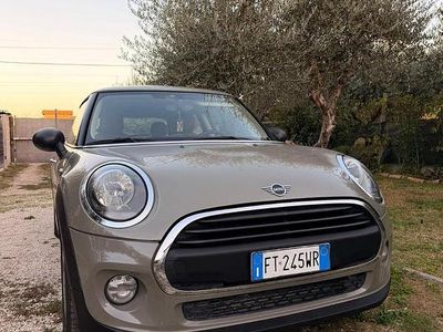 Begagnad Mini ONE 75 HK (55 kW) 2019 Grå Halvkombi