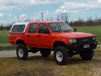 Begagnad Toyota HiLux 1990 Röd Pickup