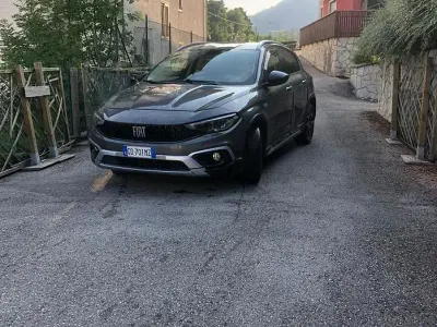 Usata Fiat Tipo Cross 100 CV (73 kW) 2021 Grigio Berlina