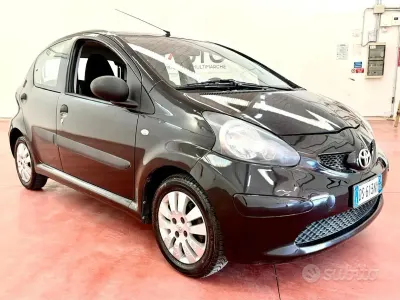 Usata Toyota Aygo Sol 68 CV (50 kW) 2008 Nero Utilitaria