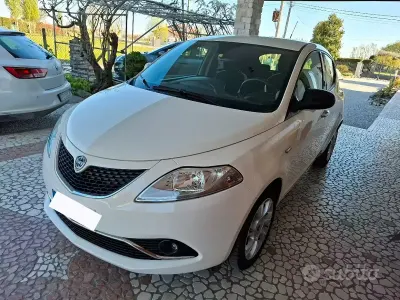 Usata Lancia Ypsilon Gold 80 CV (58 kW) 2016 Bianco Utilitaria