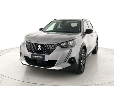 Usata Peugeot e-2008 Allure 56 kW (77 CV) 2022 Argento SUV