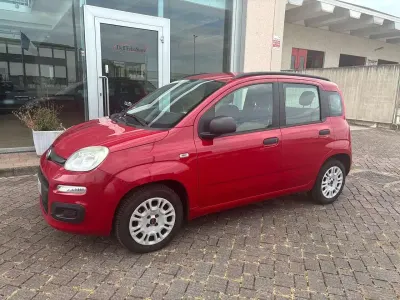 Usata Fiat Panda Pop 75 CV (55 kW) 2014 Rosso Utilitaria