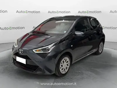Usata Toyota Aygo Business Edition 72 CV (52 kW) 2019 Grigio Utilitaria