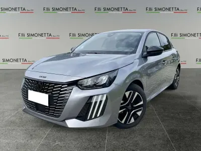 Usata Peugeot 208 Allure 101 CV (74 kW) 2025 Argento Utilitaria