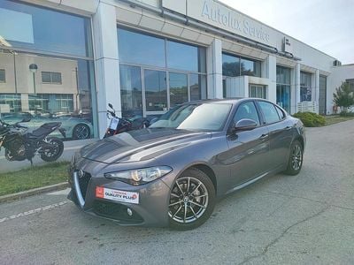 Usata Alfa Romeo Giulia Business 149 CV (109 kW) 2017 Grigio Berlina