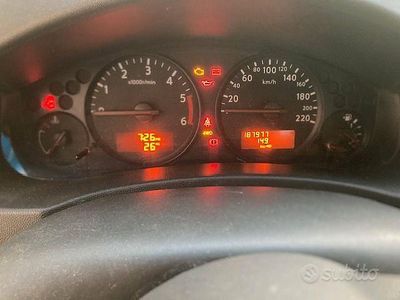 Usata Nissan Navara 122 CV (89 kW) 2011 Nero Pick-up