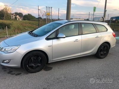 usata Opel Astra SW 1.7 cdti Cosmo 110cv