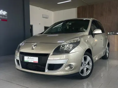 Usata Renault Scénic III Luxe 130 CV (95 kW) 2010 Beige Monovolume