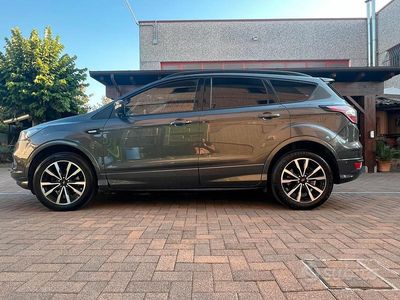 Usata Ford Kuga ST-Line 120 CV (88 kW) 2019 Grigio SUV