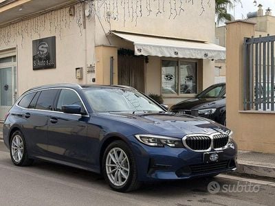 Usata BMW 320e Sport Line 190 CV (139 kW) 2020 Blu Station wagon