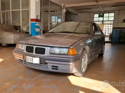 Usata BMW 318 113 CV (83 kW) 1992 Grigio Berlina