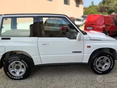 Usata Suzuki Vitara 75 CV (55 kW) 1997 Bianco SUV