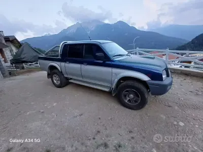 Usata Mitsubishi L200 87 CV (63 kW) 2002 Bluazzurro Pick-up
