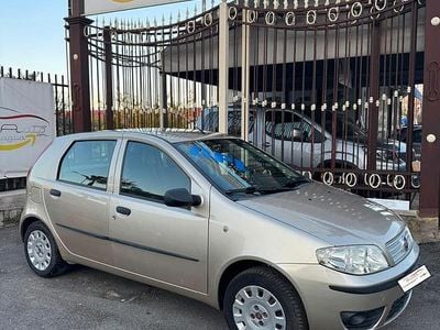 Marrone Usata 2010 Fiat Punto Active Berlina | 2999 € (Buon prezzo)