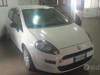 Usata Fiat Grande Punto 65 CV (47 kW) 2012 Bianco Utilitaria