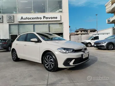 Usata VW Polo Life 95 CV (69 kW) 2024 Gray Utilitaria