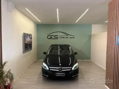 Usata Mercedes B200 Premium 136 CV (100 kW) 2012 Nero Monovolume