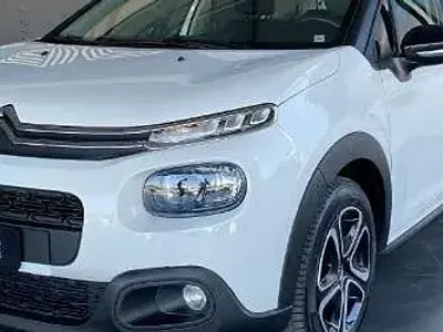 Usata Citroën C4 Shine 99 CV (72 kW) 2017 Nero SUV