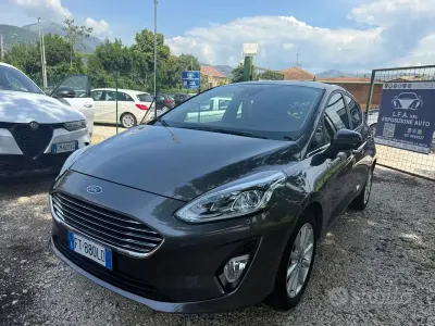 Usata Ford Fiesta 86 CV (63 kW) 2019 Grigio Utilitaria
