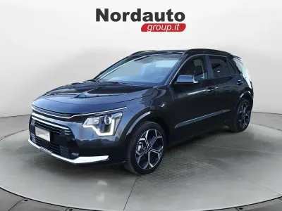 Usado Kia Niro Style 140 HP (102 kW) 2023 Cinzento SUV