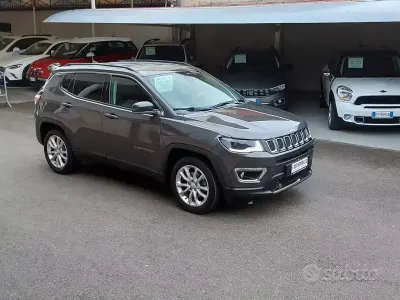 Begagnad Jeep Compass Limited 120 HK (88 kW) 2020 Grå SUV