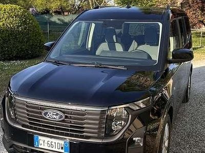 Usata Ford Tourneo Courier Titanium 125 CV (91 kW) 2025 Nero Monovolume