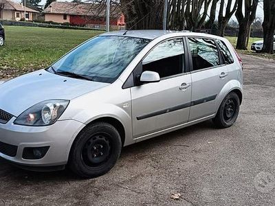 Usata Ford Fiesta 2006 Grigio Utilitaria