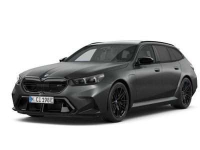Nuova BMW M5 Comfort Edition 585 CV (430 kW) 2026 Grigio opaco / pastello Station wagon