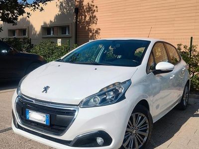 Usata Peugeot 208 2016 Bianco Utilitaria