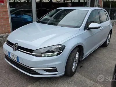 Usata VW Golf VII Trendline 110 CV (80 kW) 2018 Grigio Berlina