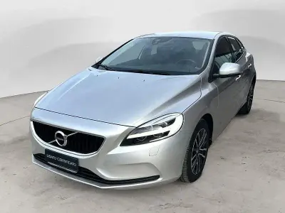 Gebraucht Volvo V40 Business Edition 120 PS (88 kW) 2019 Silber Kombi